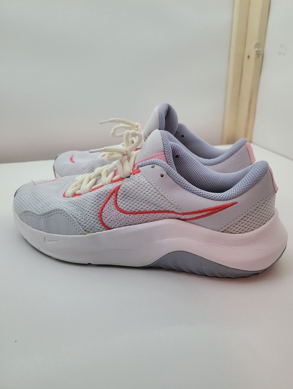 Nike Women's Light Gray & Pink Mesh Running Sneakers